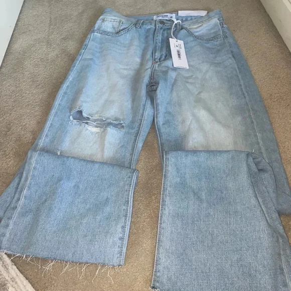 Vintage straight jeans never worn! Tags still on. 100% cotton. - Picture 4 of 7